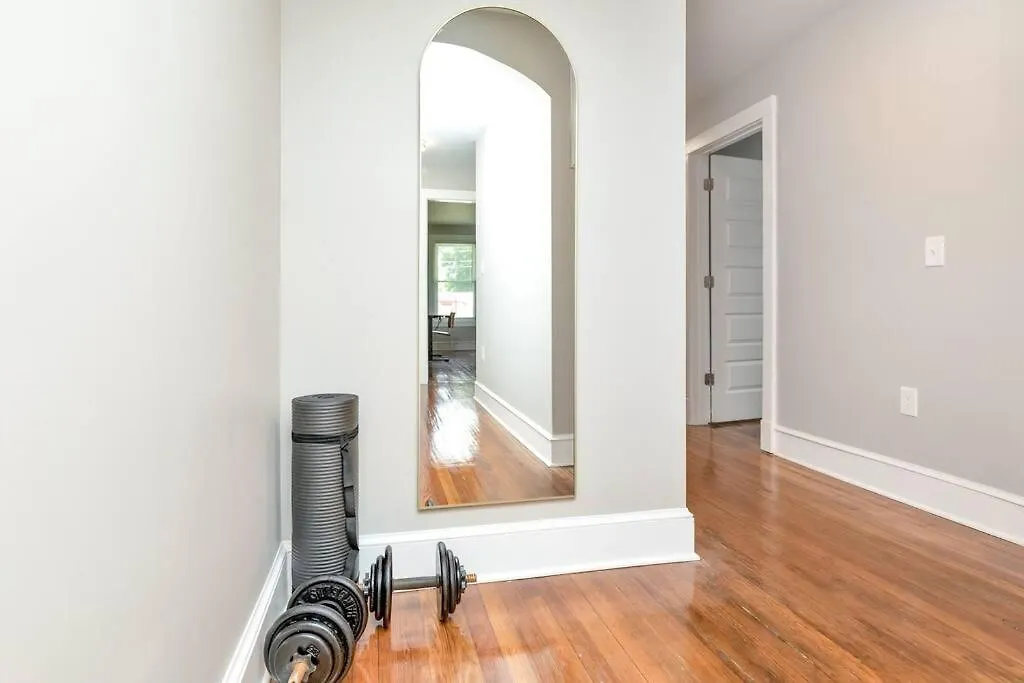 Sweet And Sunny Delight! Orange Crush On You Oasis! Richmond Apartment