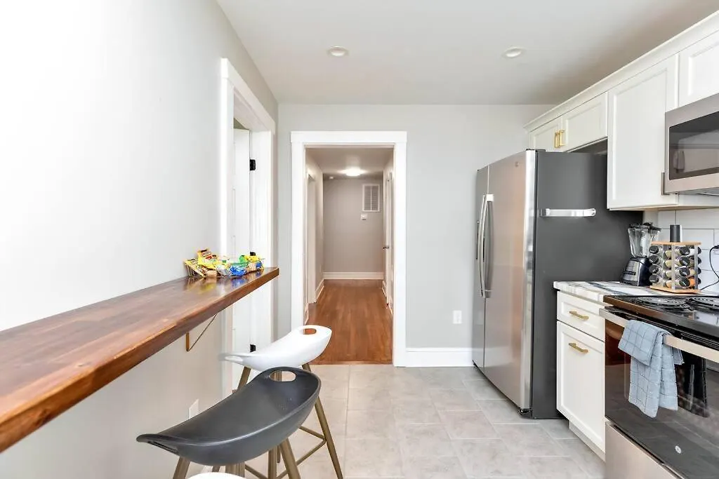 Apartment Sweet And Sunny Delight! Orange Crush On You Oasis! Richmond