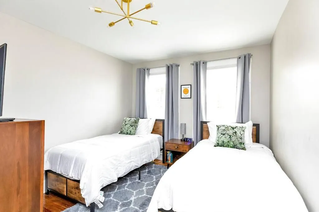 Apartment Sweet And Sunny Delight! Orange Crush On You Oasis! Richmond