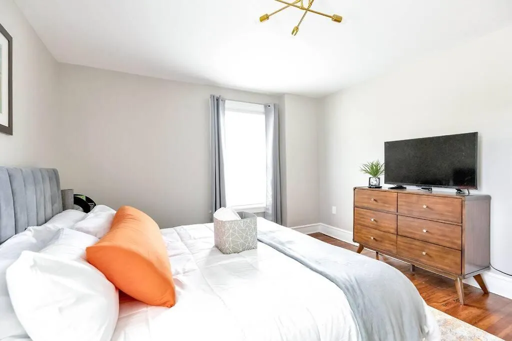 Apartment Sweet And Sunny Delight! Orange Crush On You Oasis! Richmond United States
